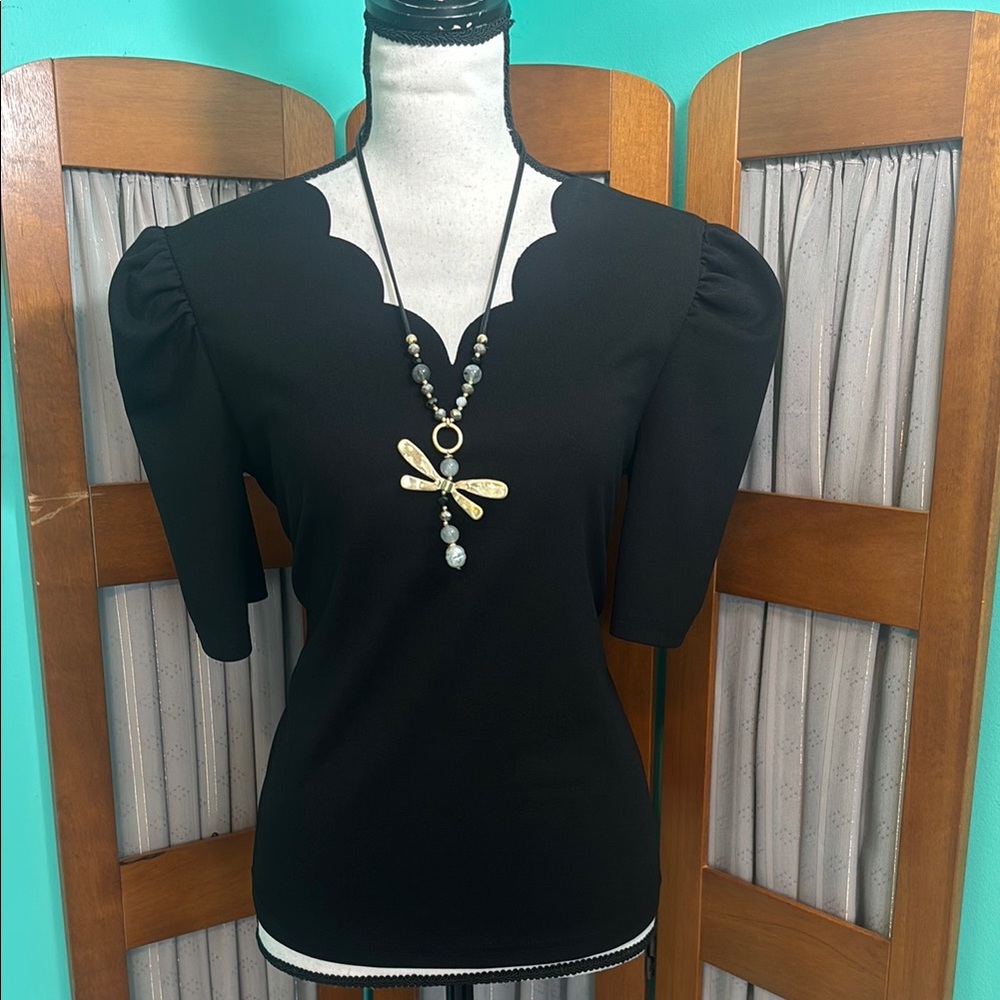 Adorable Scalloped Women's Top